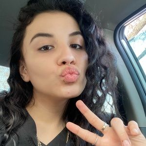 Meet your Posher, Ivette